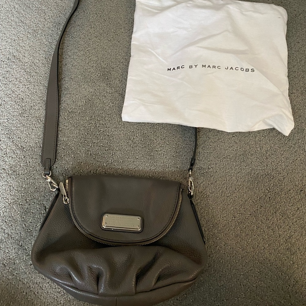 Marc by Marc Jacobs gray crossbody with dust bag